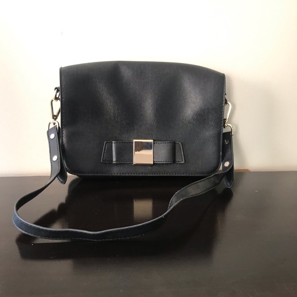 Black Ivanka Trump shoulder bag - Picture 2 of 7
